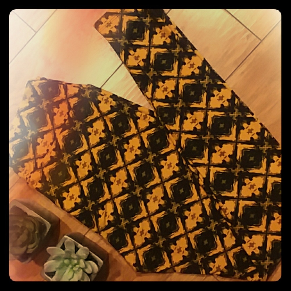 Orange & Black Argyle OS Lularoe Leggings